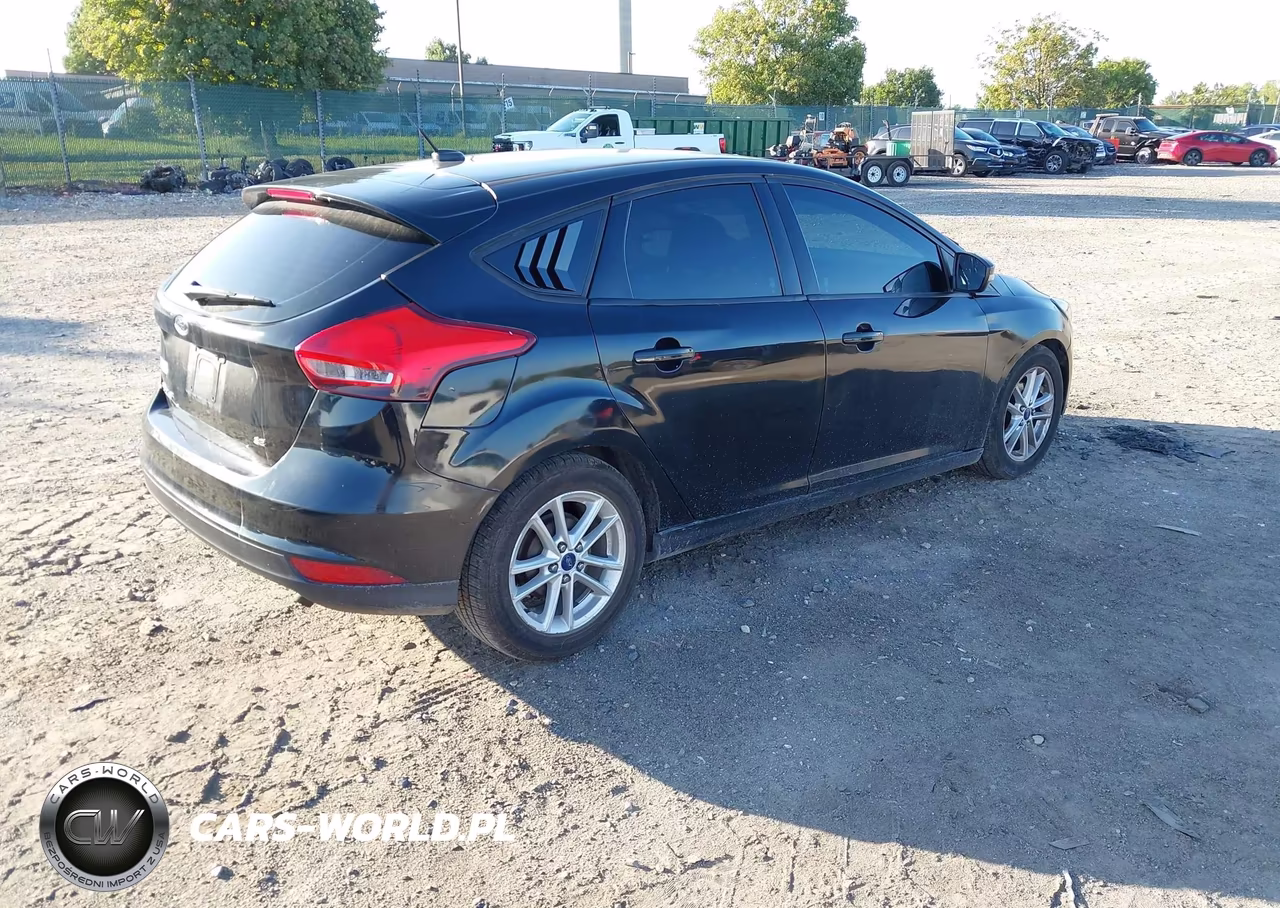 2016 Ford Focus Se VIN:1FADP3K21GL338647 - 4