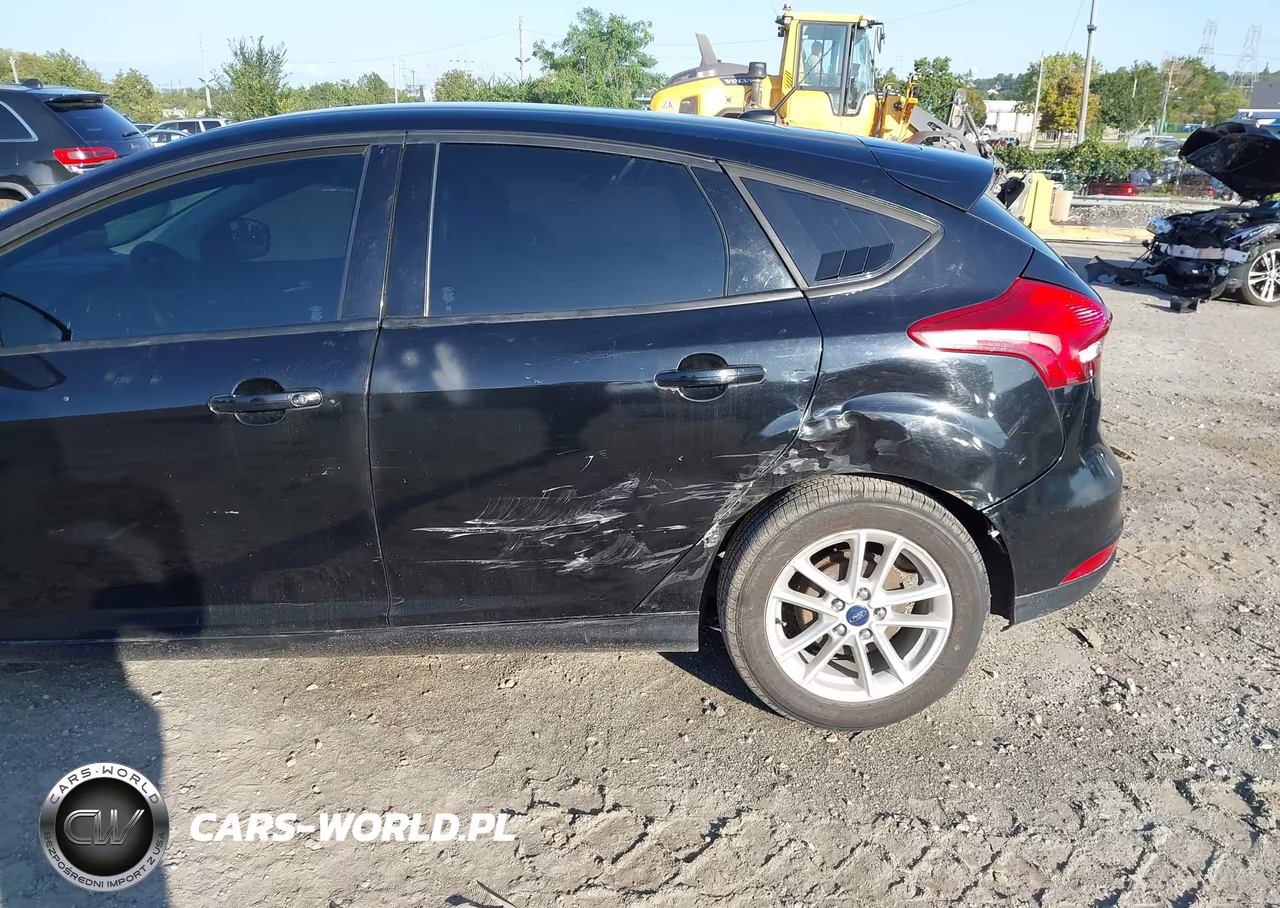 2016 Ford Focus Se VIN:1FADP3K21GL338647 - 6