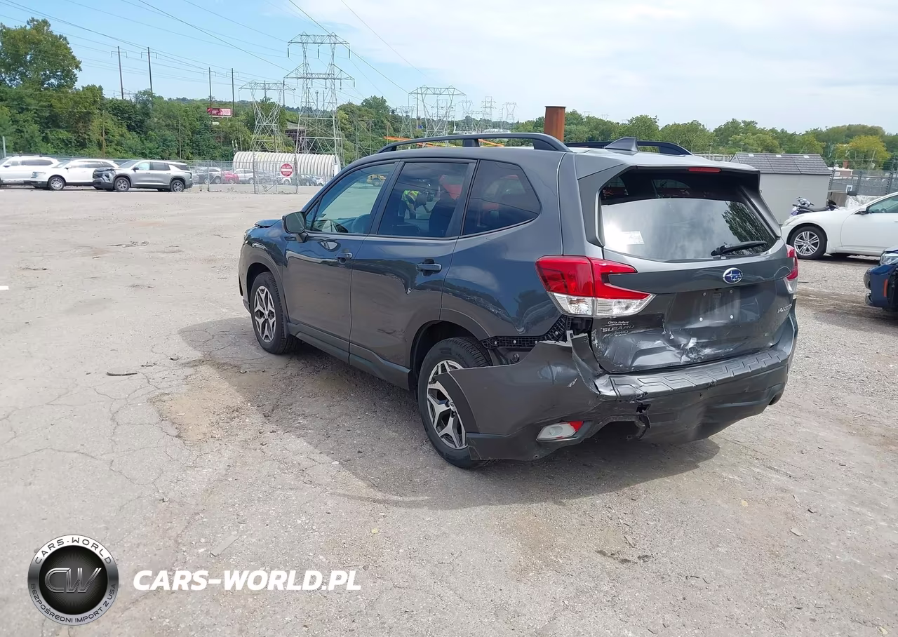 2021 Subaru Forester Premium VIN:JF2SKAFC4MH446655 - 3