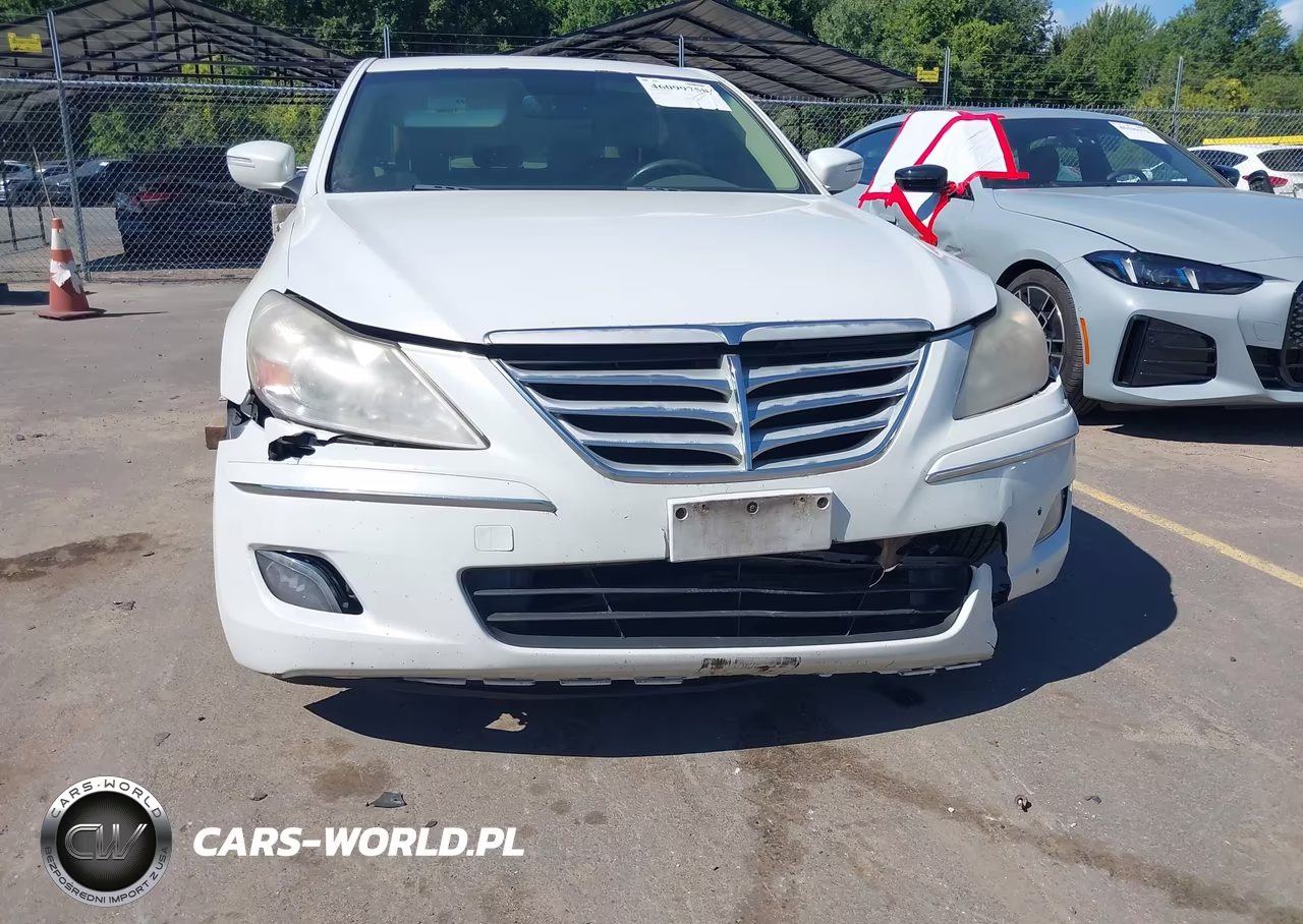 2011 Hyundai Genesis 3.8 VIN:KMHGC4DE0BU135344 - 12