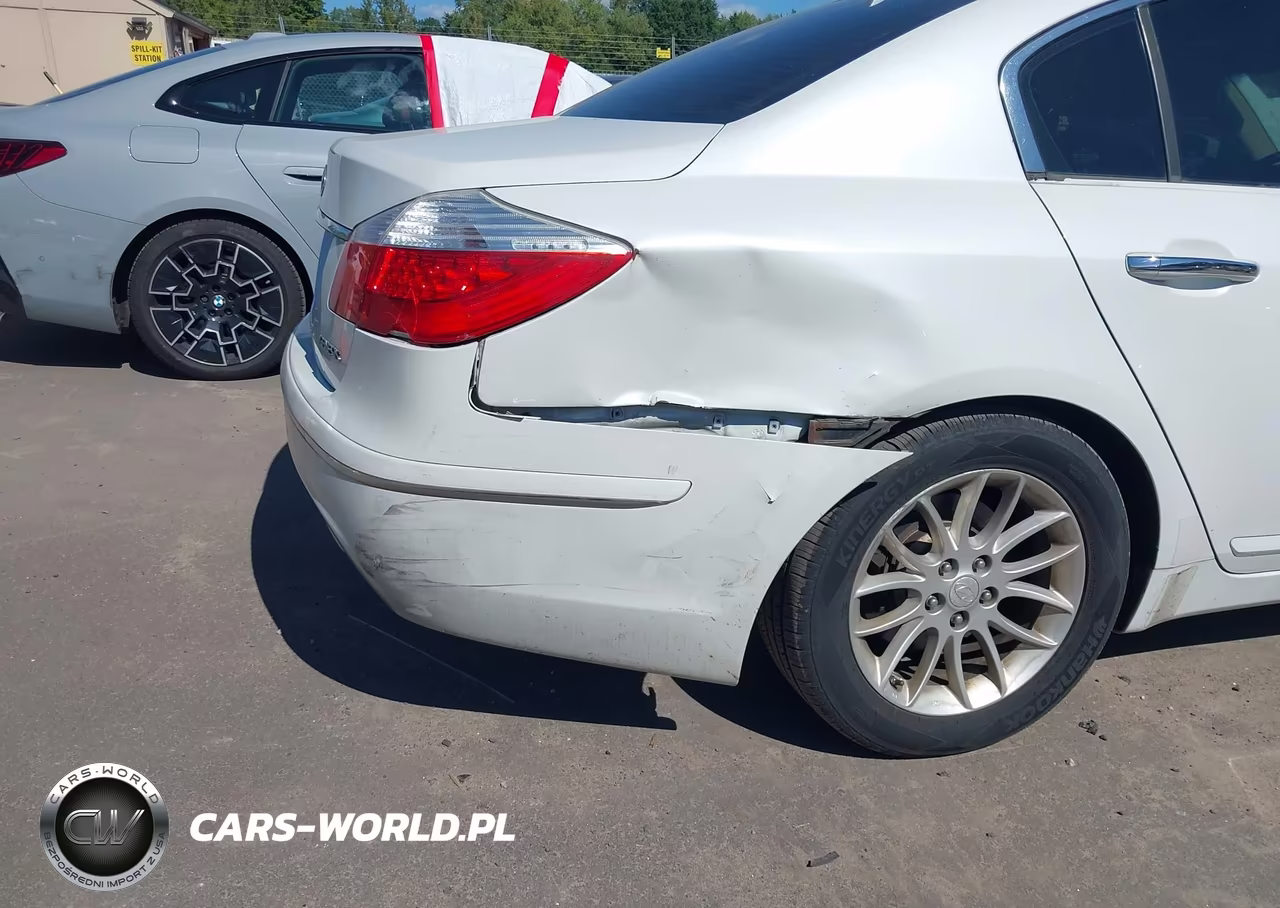 2011 Hyundai Genesis 3.8 VIN:KMHGC4DE0BU135344 - 6