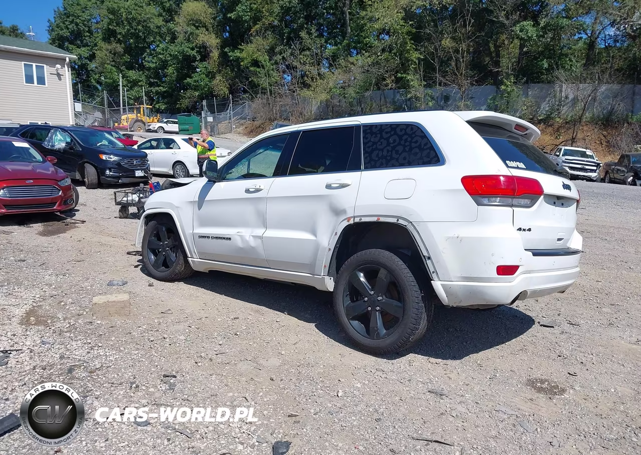 2015 Jeep Grand Cherokee Altitude VIN:1C4RJFAG3FC806375 - 3