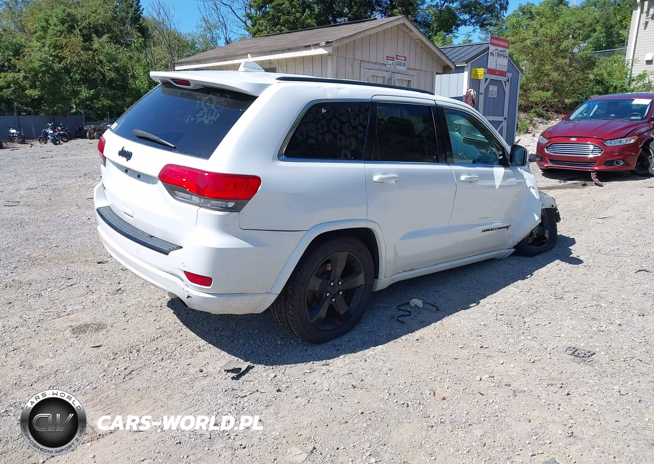 2015 Jeep Grand Cherokee Altitude VIN:1C4RJFAG3FC806375 - 4