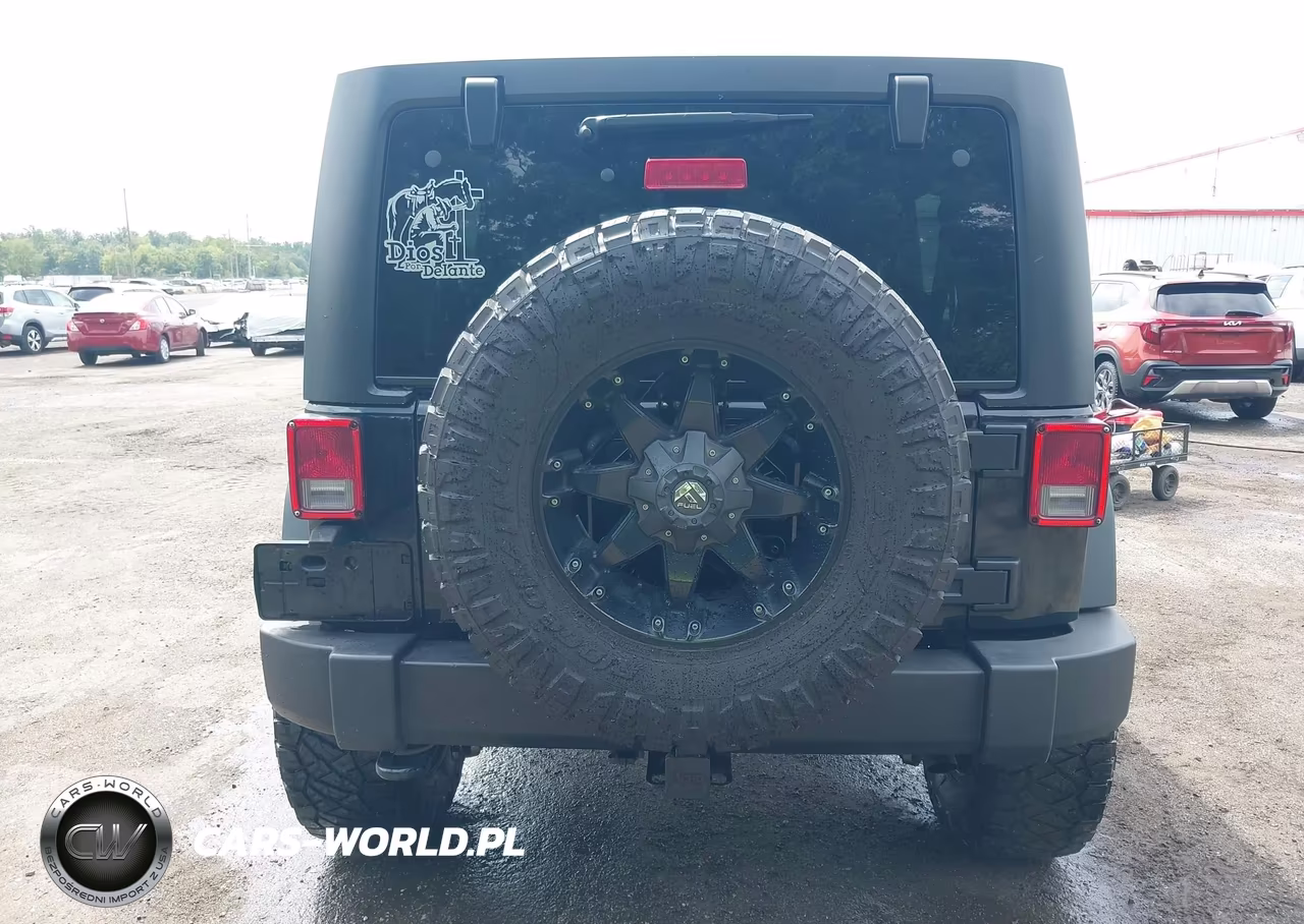 2017 Jeep Wrangler Unlimited Sport 4X4 VIN:1C4BJWDG3HL671575 - 16