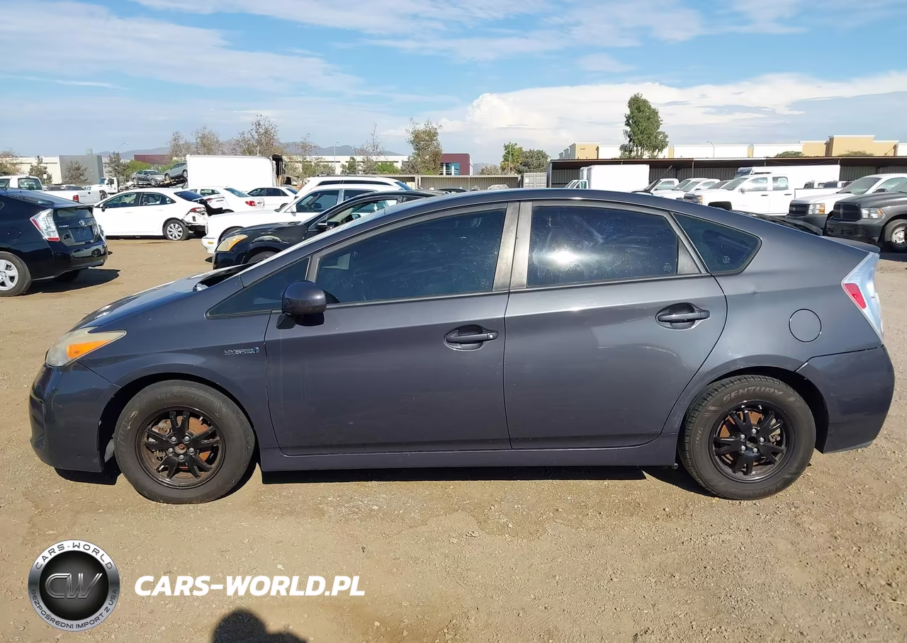 2012 Toyota Prius Three VIN:JTDKN3DU2C1515671 - 15