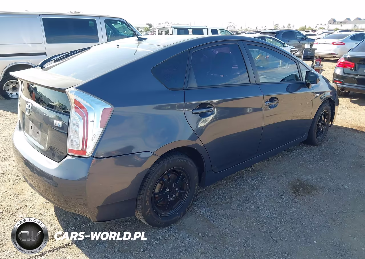 2012 Toyota Prius Three VIN:JTDKN3DU2C1515671 - 4
