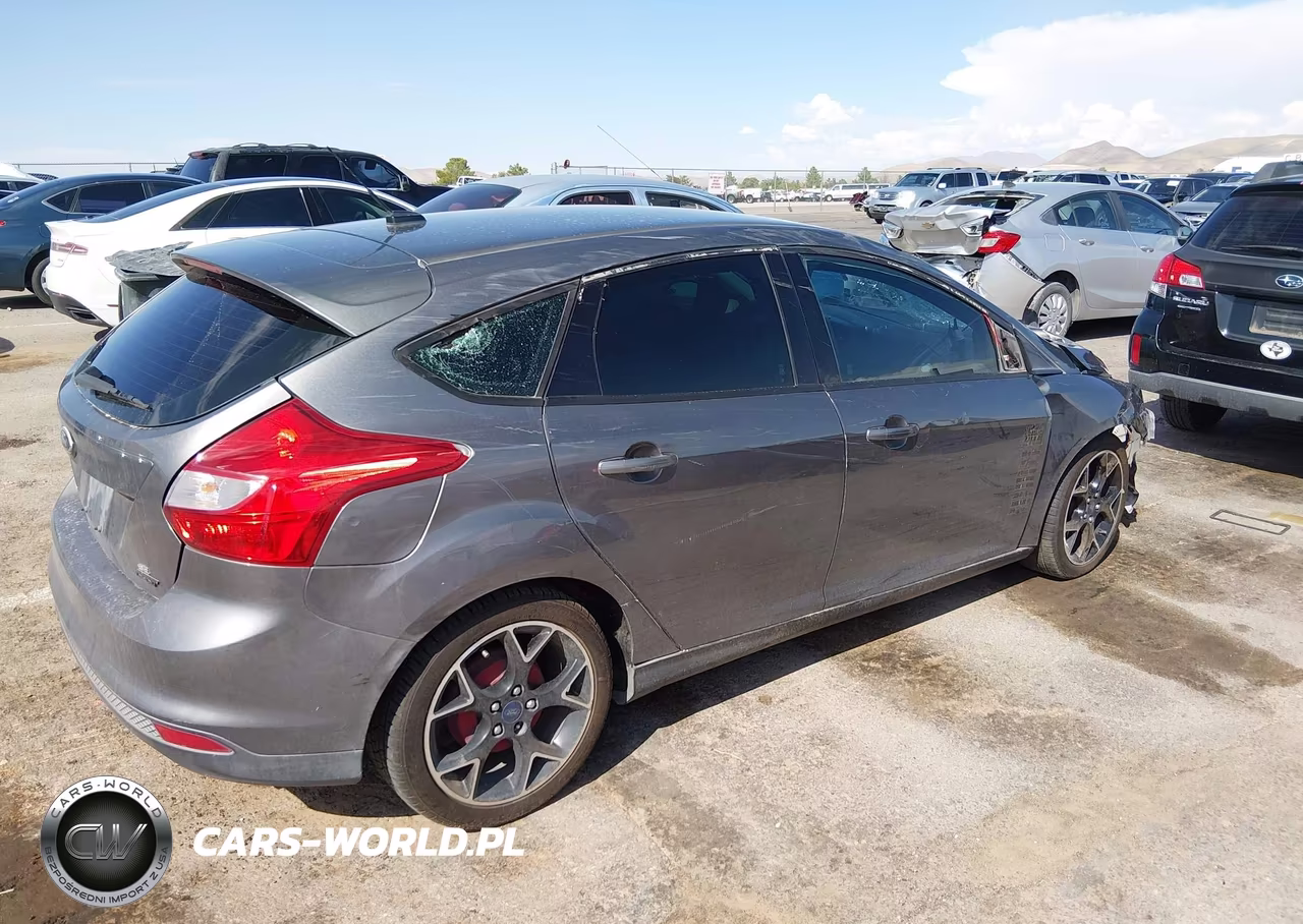 2013 Ford Focus Se VIN:1FADP3K26DL280109 - 4