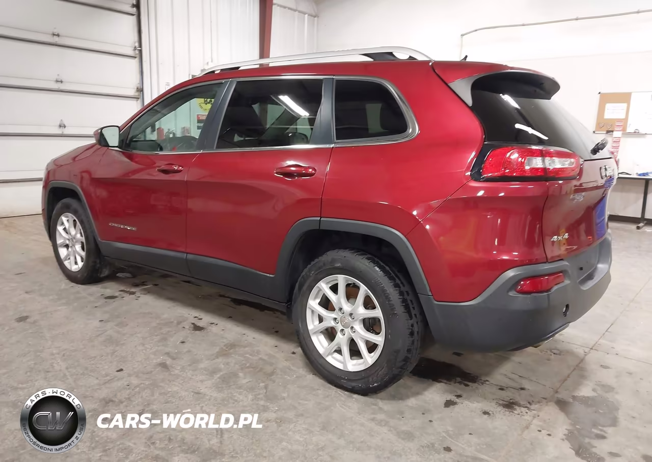 2015 Jeep Cherokee Latitude VIN:1C4PJMCB4FW744433 - 3