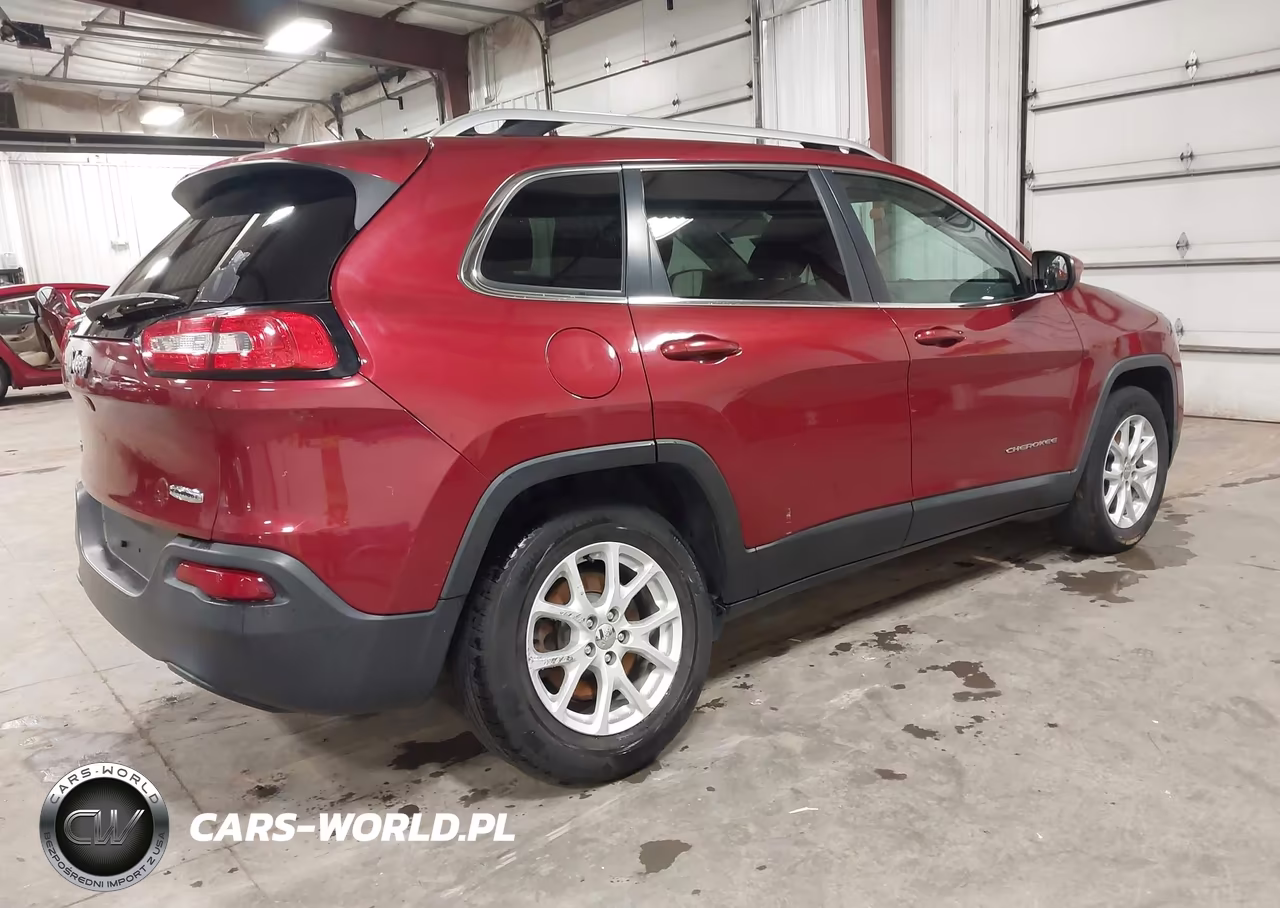 2015 Jeep Cherokee Latitude VIN:1C4PJMCB4FW744433 - 4
