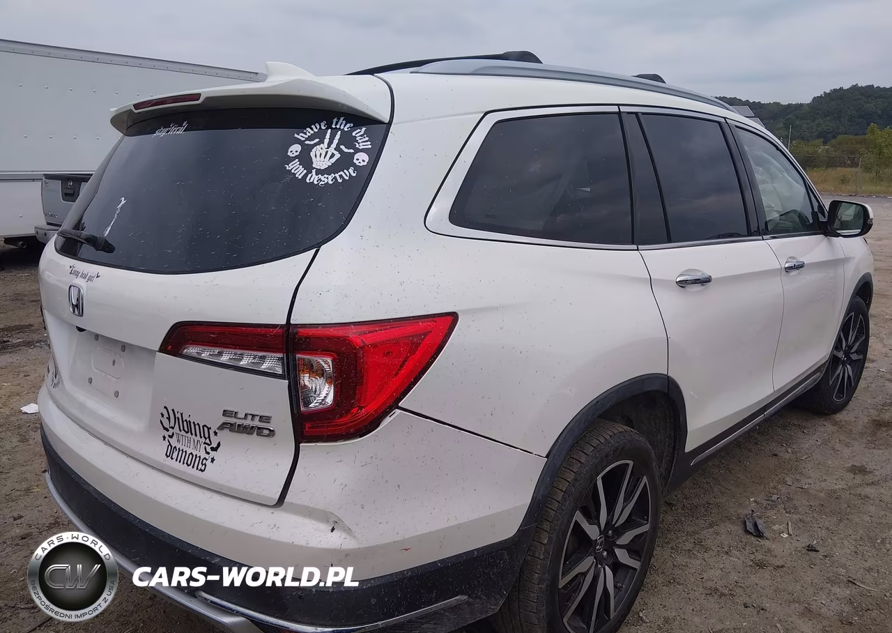 2019 Honda Pilot Elite VIN:5FNYF6H09KB014704 - 4