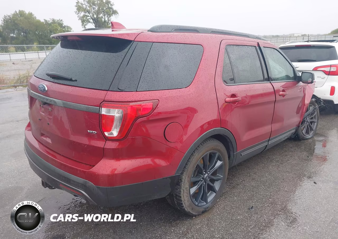 2017 Ford Explorer Xlt VIN:1FM5K8D88HGA08747 - 4