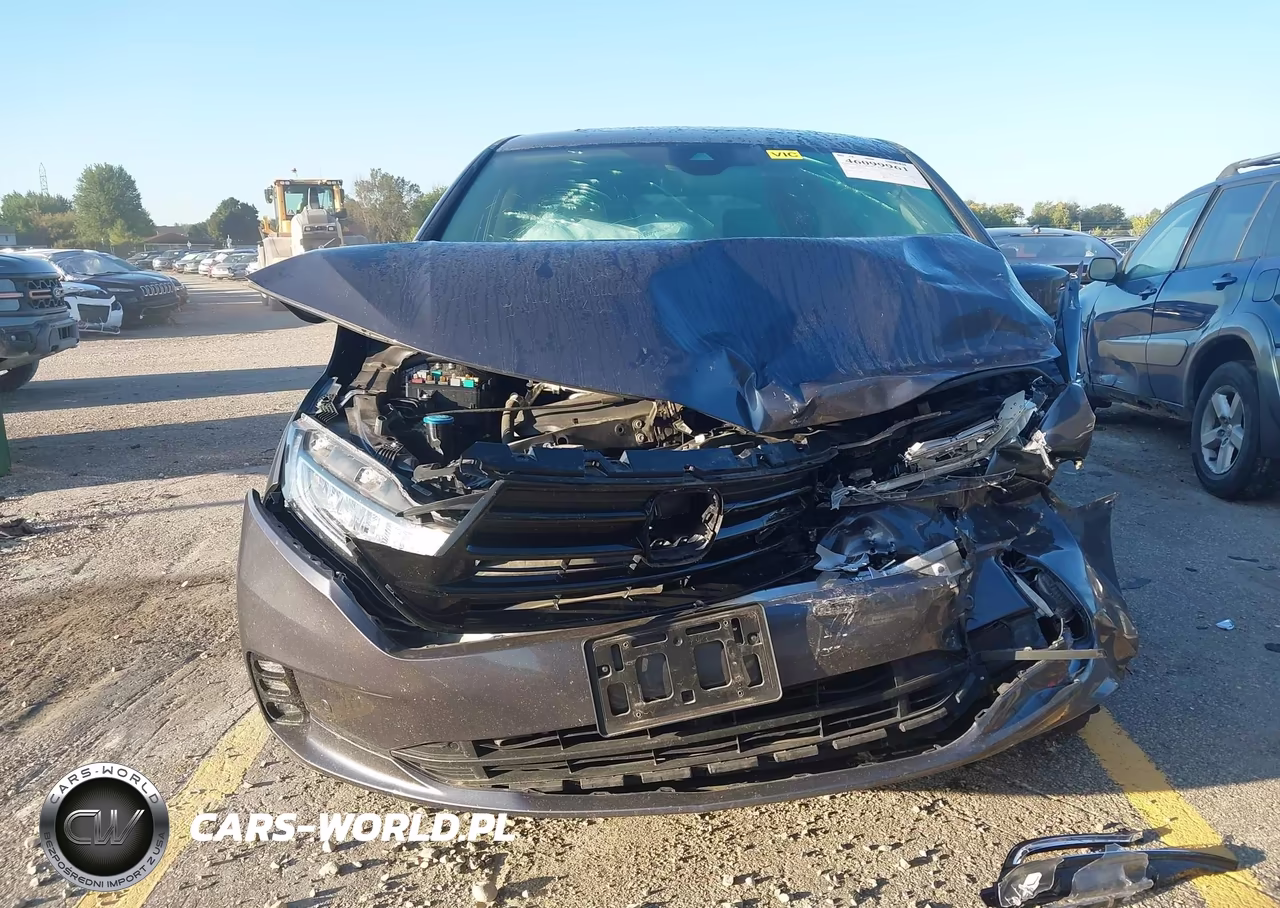 2023 Honda Odyssey Touring VIN:5FNRL6H83PB016782 - 6