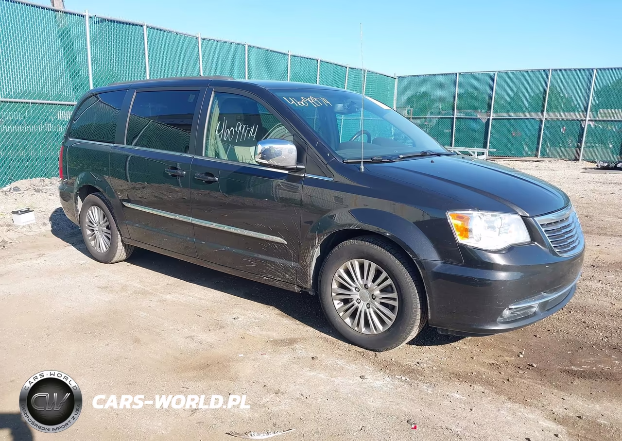 2015 Chrysler Town & Country Touring-L – zdjęcie 1 z 16