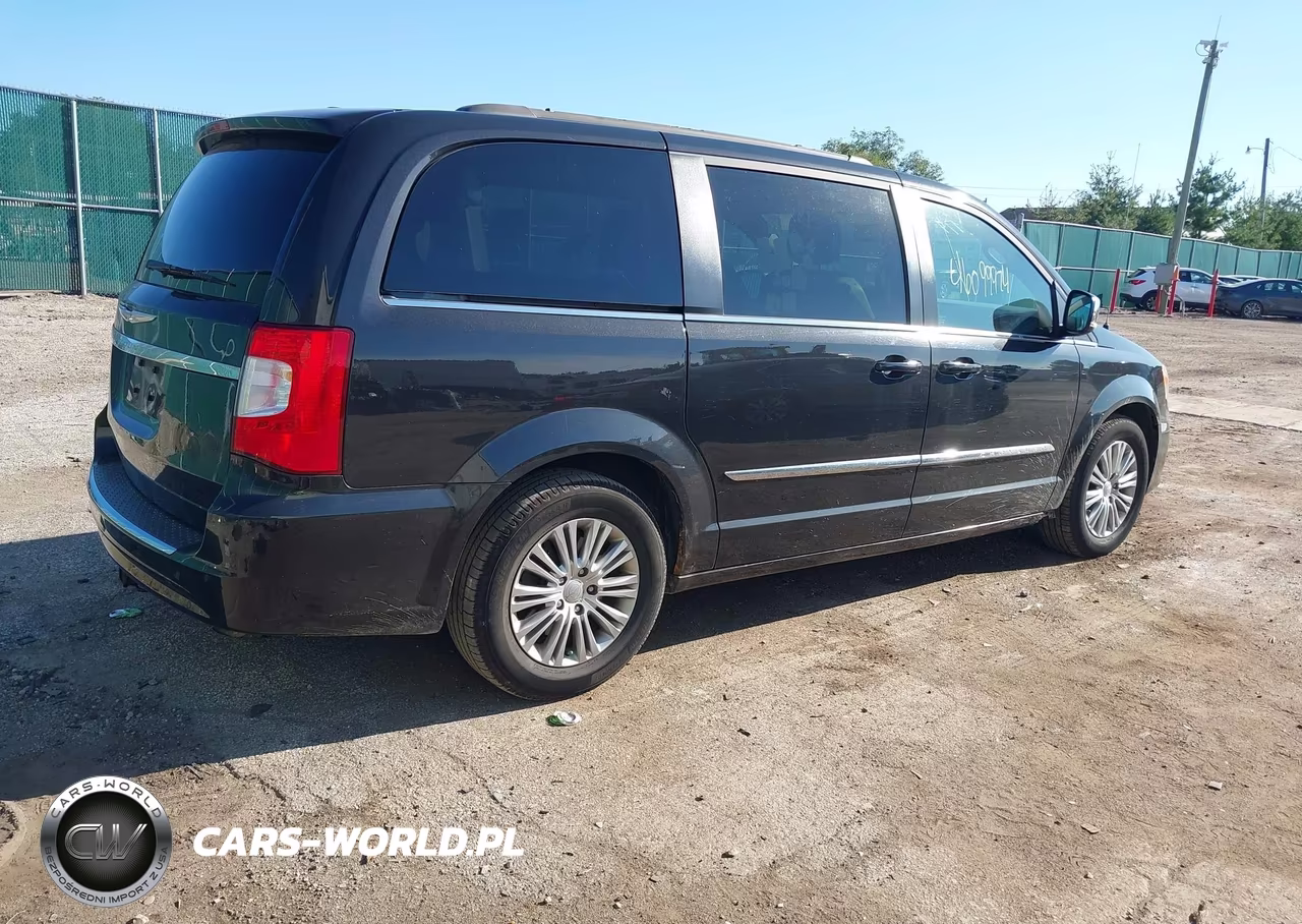 2015 Chrysler Town & Country Touring-L VIN:2C4RC1CG7FR639410 - 4