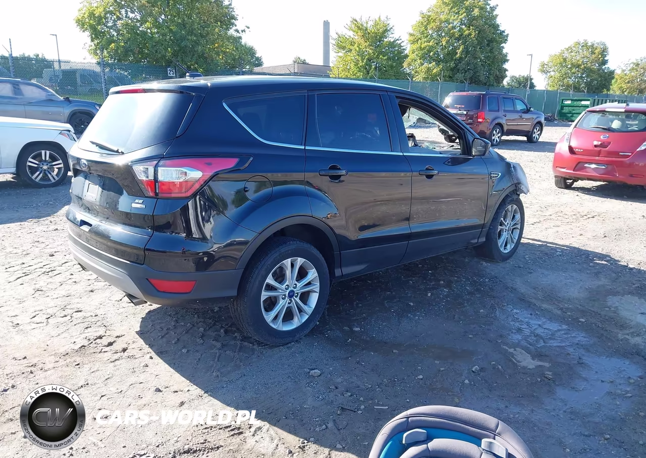 2017 Ford Escape Se VIN:1FMCU9G91HUD66835 - 4