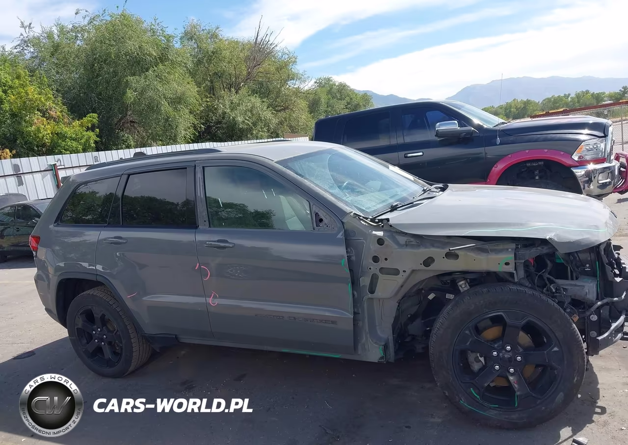 2019 Jeep Grand Cherokee Upland 4X4 VIN:1C4RJFAG6KC619965 - 14
