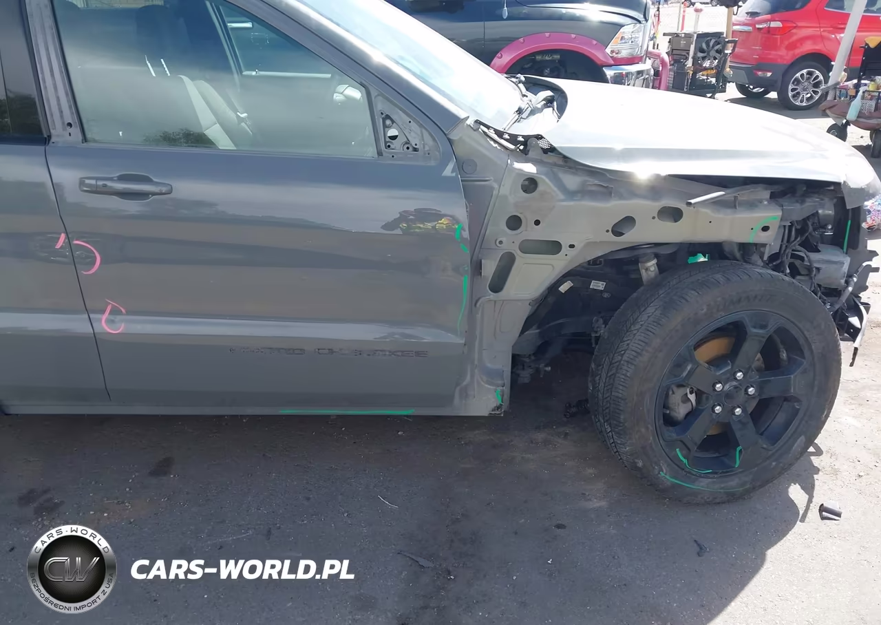 2019 Jeep Grand Cherokee Upland 4X4 VIN:1C4RJFAG6KC619965 - 18