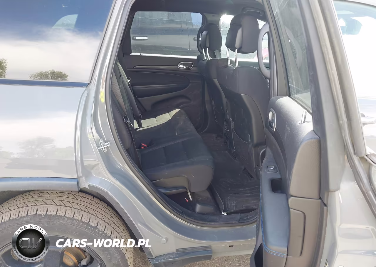 2019 Jeep Grand Cherokee Upland 4X4 VIN:1C4RJFAG6KC619965 - 8