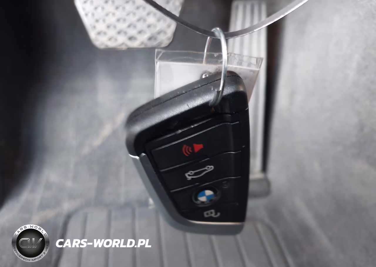 2019 BMW X3 xDrive30I VIN:5UXTR9C56KLR07172 - 11