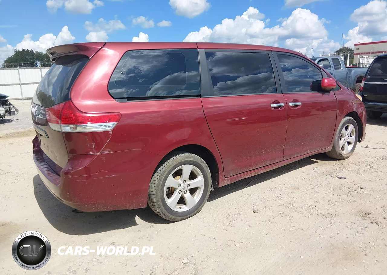 2011 Toyota Sienna VIN:5TDKA3DC4BS003964 - 4