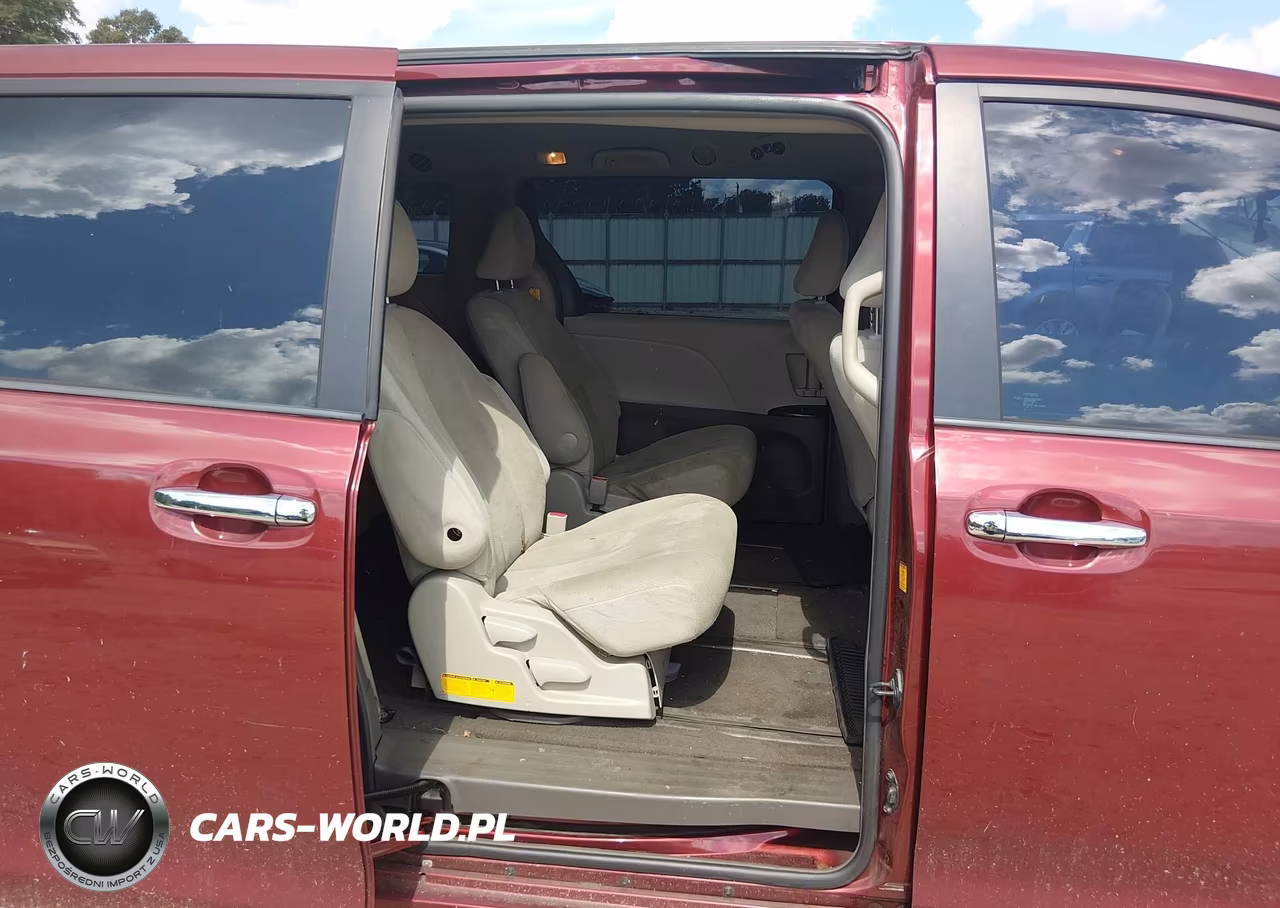 2011 Toyota Sienna VIN:5TDKA3DC4BS003964 - 8