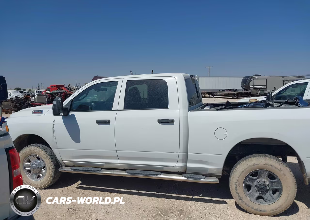 2024 Ram 2500 VIN:3C6UR5CJ2RG254110 - 16