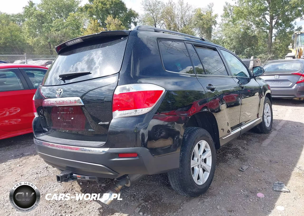 2013 Toyota Highlander Se V6 VIN:5TDBK3EH1DS178327 - 4