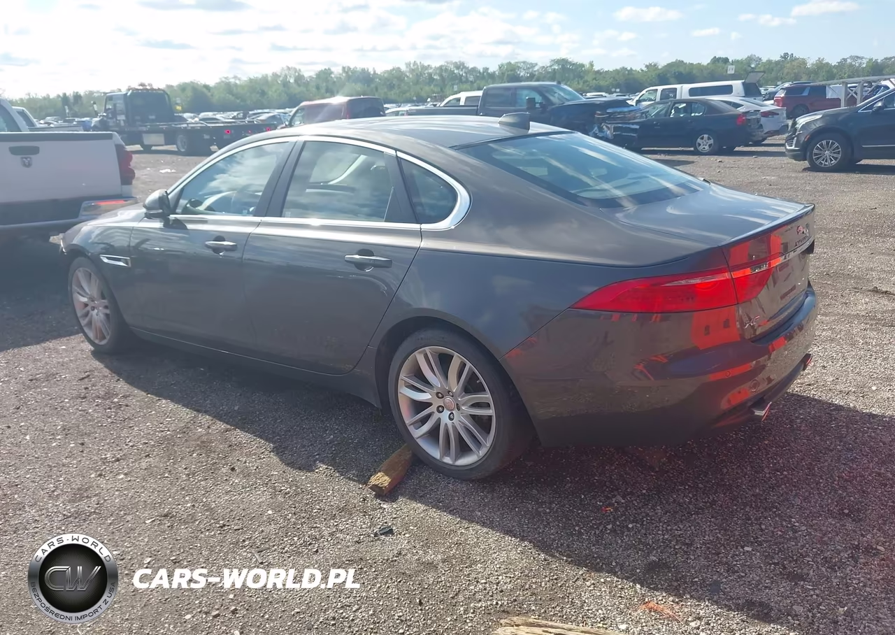 2016 Jaguar Xf 35T Prestige VIN:SAJBK4BV7GCY16152 - 3