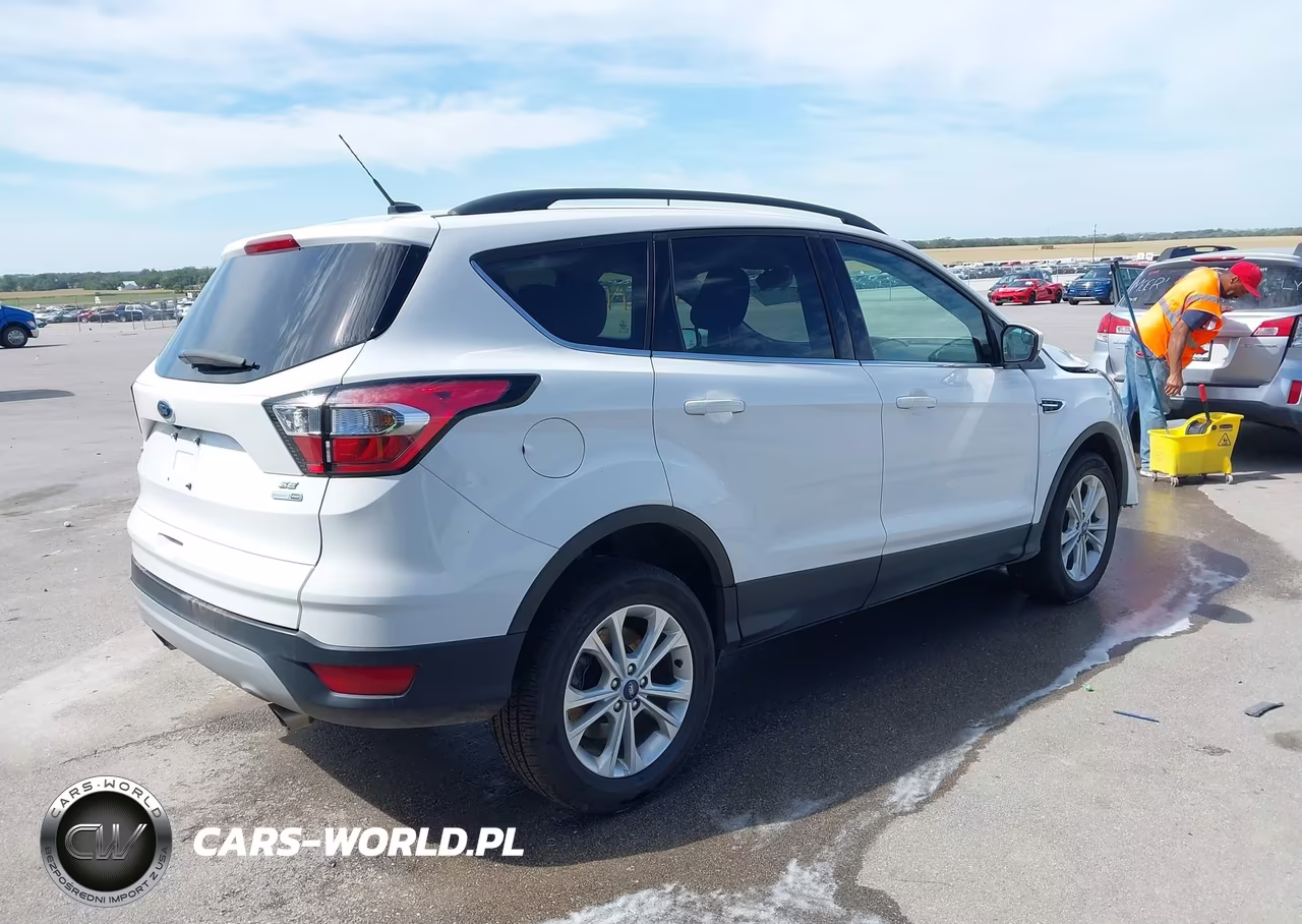 2018 Ford Escape Se VIN:1FMCU9GD8JUD08814 - 4