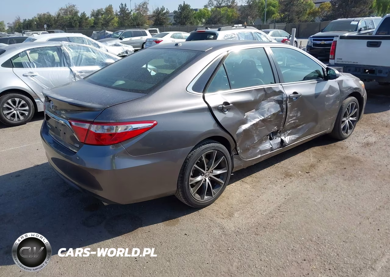 2015 Toyota Camry Xse VIN:4T1BF1FK5FU909208 - 4