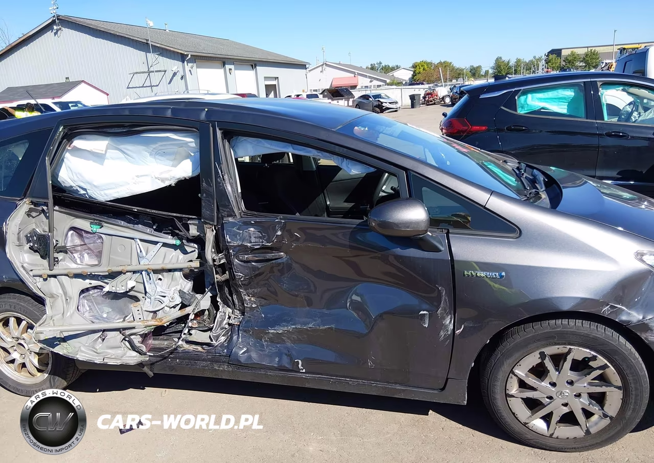 2015 Toyota Prius V Three VIN:JTDZN3EU8FJ034745 - 14