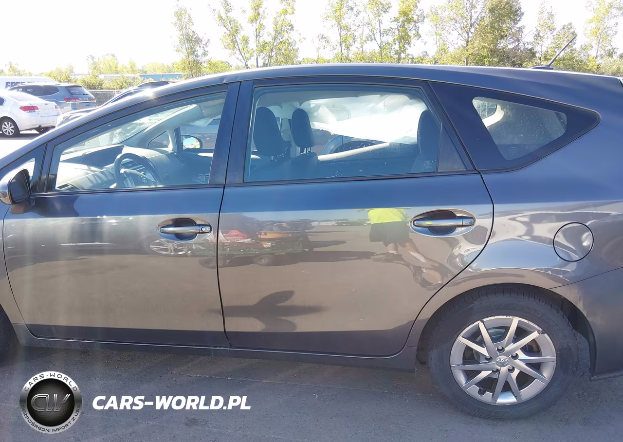 2015 Toyota Prius V Three VIN:JTDZN3EU8FJ034745 - 15