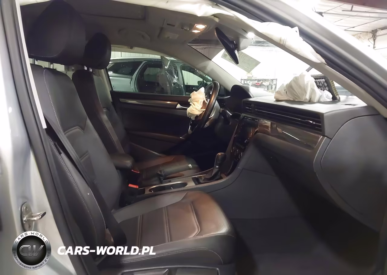 2020 Volkswagen Passat 2.0T R-Line VIN:1VWMA7A33LC010439 - 5