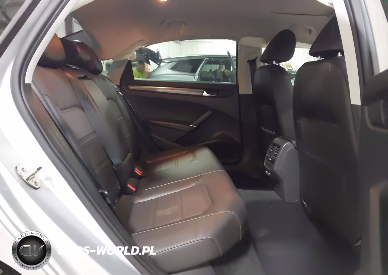2020 Volkswagen Passat 2.0T R-Line VIN:1VWMA7A33LC010439 - 8