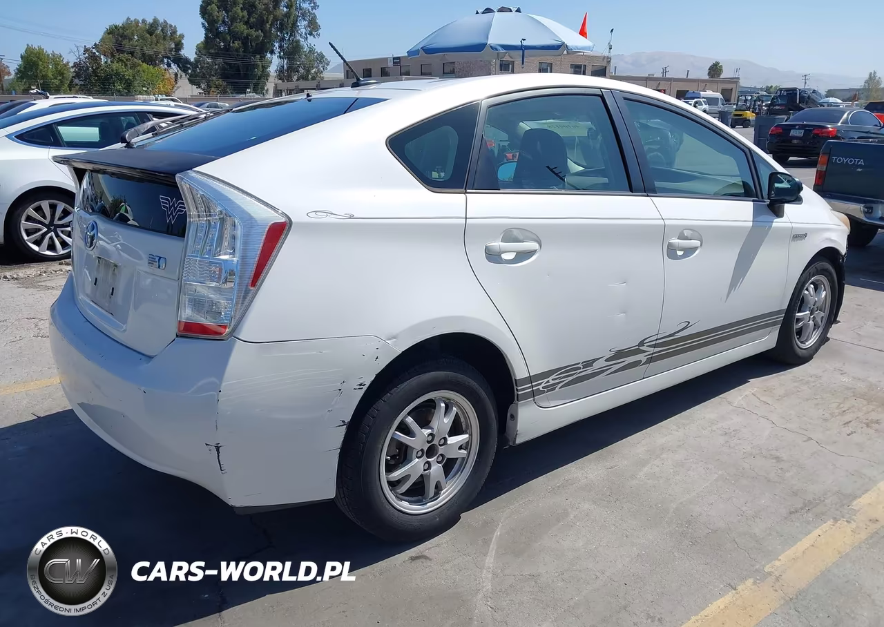2010 Toyota Prius Iii VIN:JTDKN3DU8A0228869 - 4