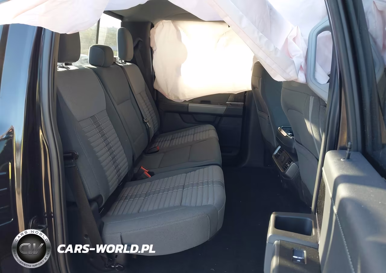 2023 Ford F-150 Xlt VIN:1FTFW1E50PKF10608 - 8