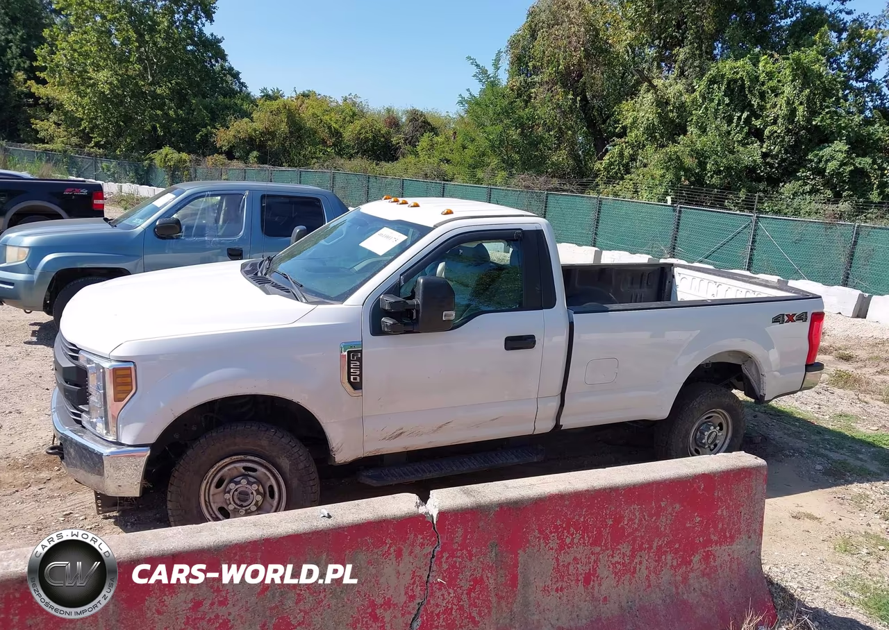 2018 Ford F-250 Xl VIN:1FTBF2B69JEC37238 - 14