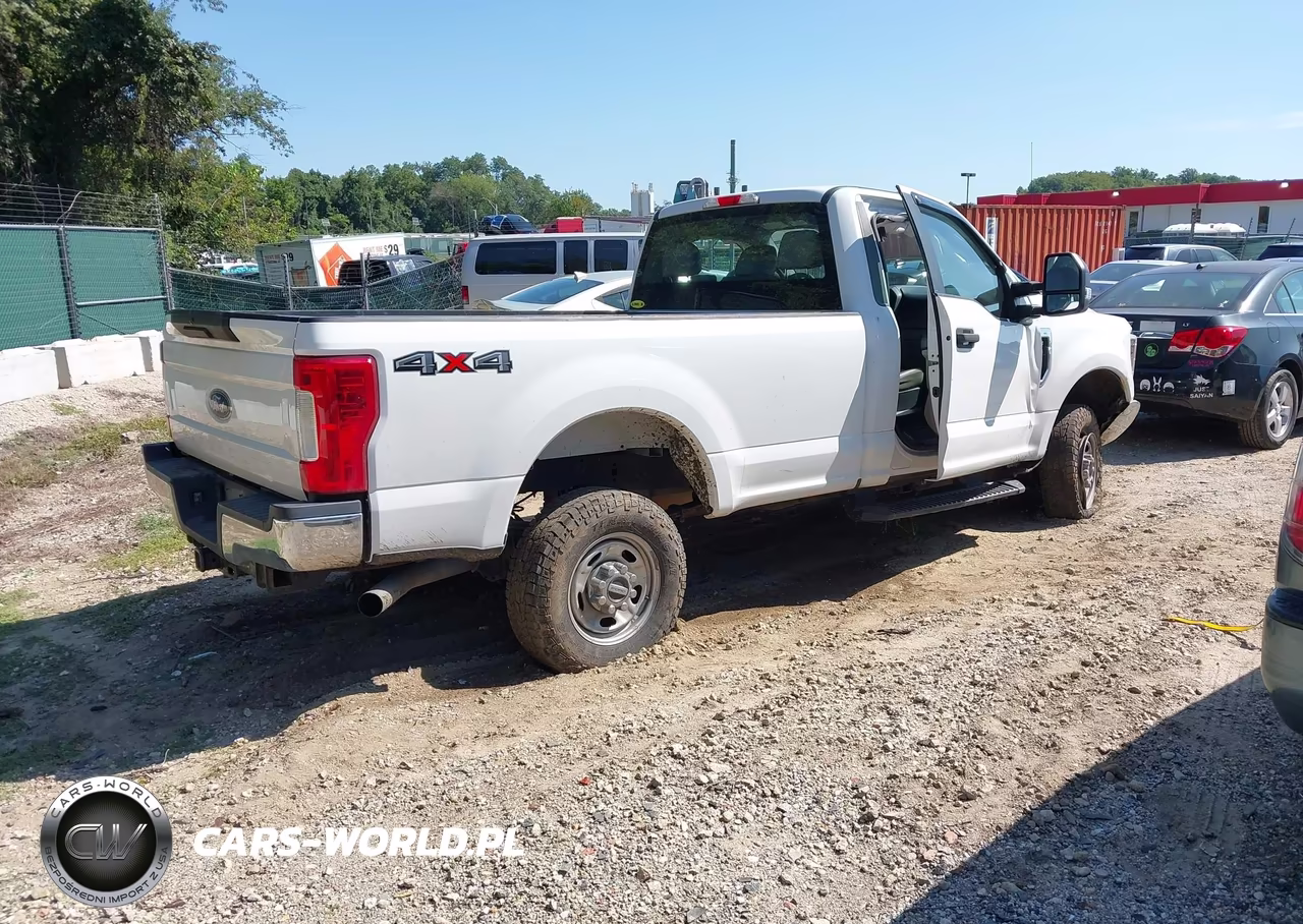 2018 Ford F-250 Xl VIN:1FTBF2B69JEC37238 - 4