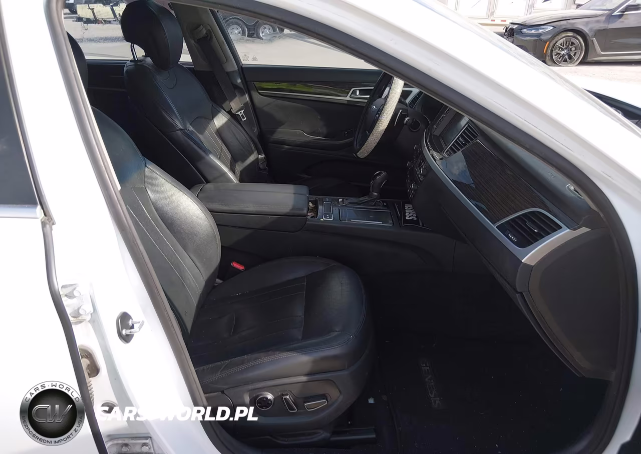 2015 Hyundai Genesis 3.8 VIN:KMHGN4JE4FU017270 - 5