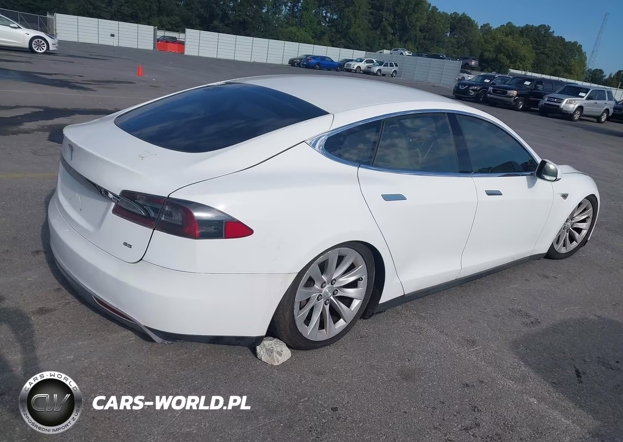 2013 Tesla Model S VIN:5YJSA1CNXDFP12820 - 4