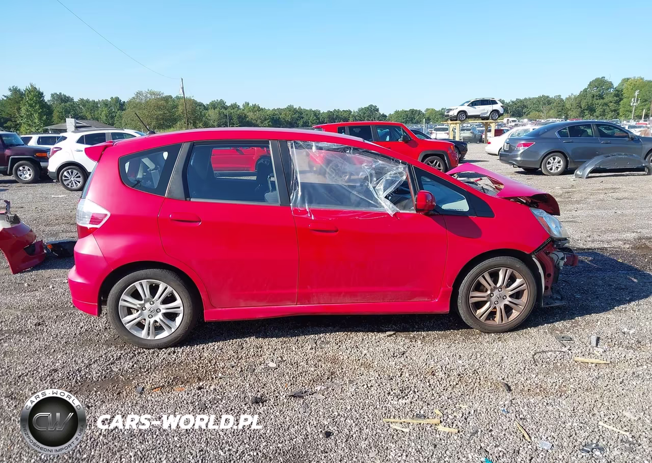 2010 Honda Fit Sport VIN:JHMGE8H62AC031840 - 14