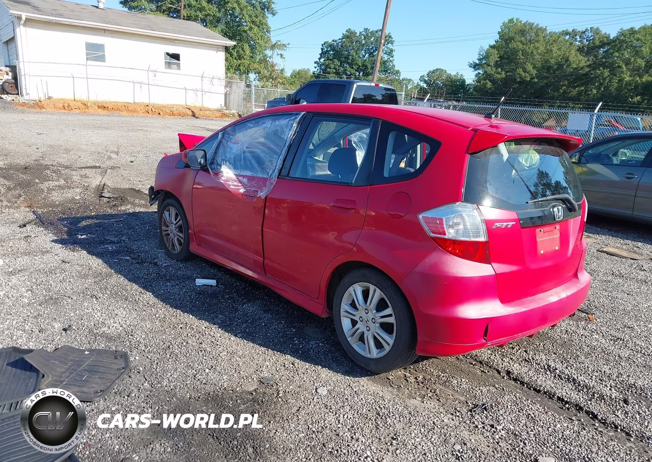 2010 Honda Fit Sport VIN:JHMGE8H62AC031840 - 3