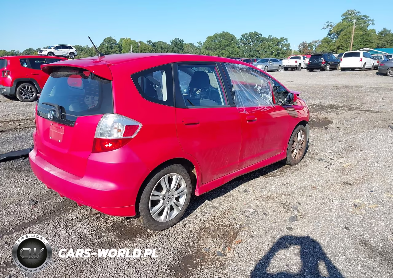 2010 Honda Fit Sport VIN:JHMGE8H62AC031840 - 4