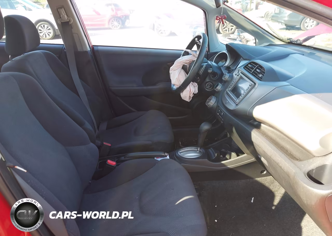 2010 Honda Fit Sport VIN:JHMGE8H62AC031840 - 5