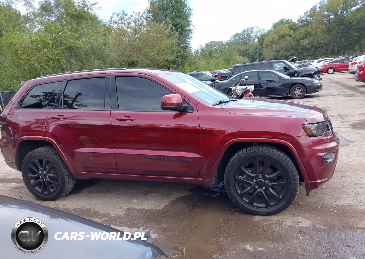 2018 Jeep Grand Cherokee Altitude 4X2 VIN:1C4RJEAGXJC443107 - 13