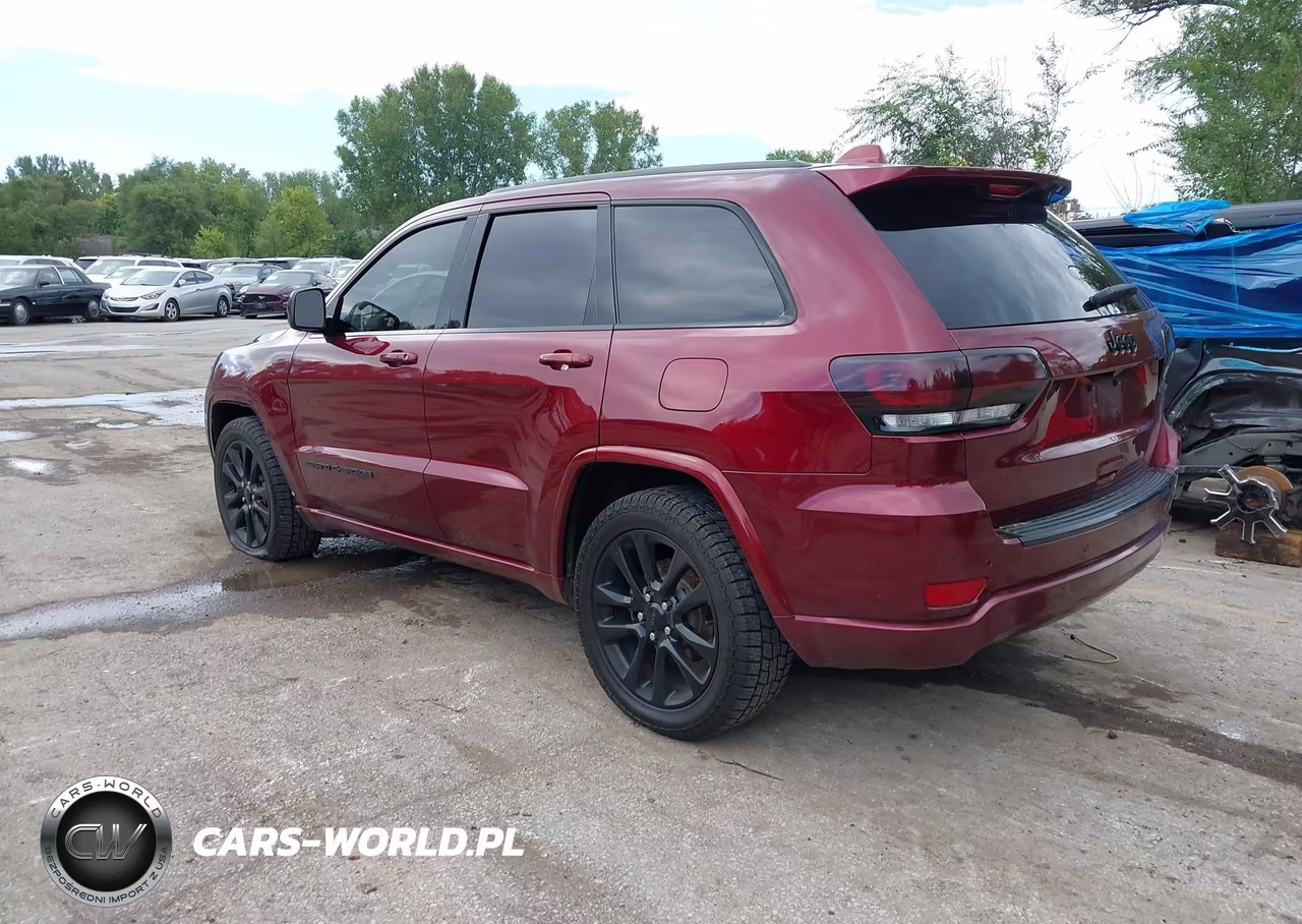 2018 Jeep Grand Cherokee Altitude 4X2 VIN:1C4RJEAGXJC443107 - 3
