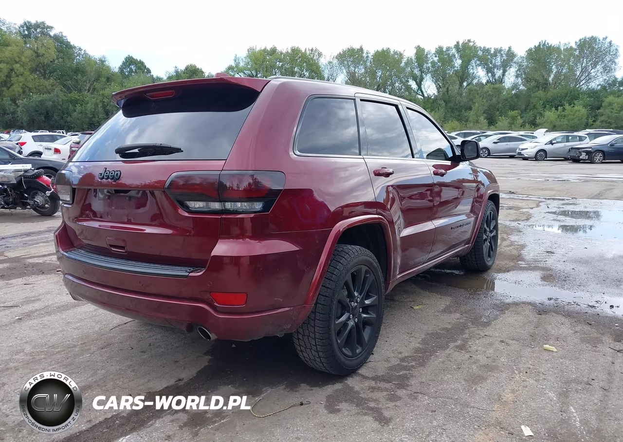 2018 Jeep Grand Cherokee Altitude 4X2 VIN:1C4RJEAGXJC443107 - 4