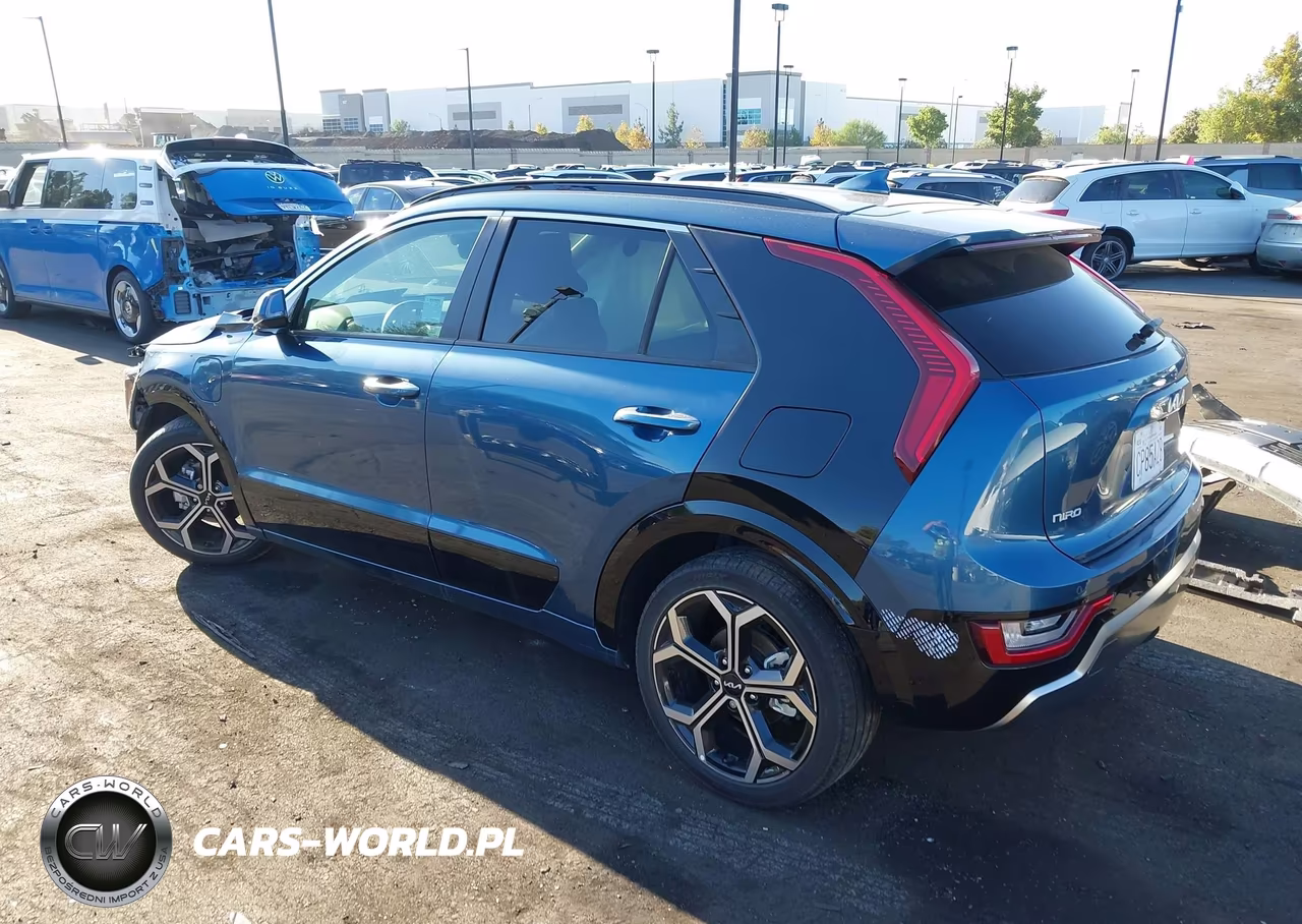 2023 Kia Niro Plug-In Hybrid Sx Touring VIN:KNDCR3LF5P5074273 - 3