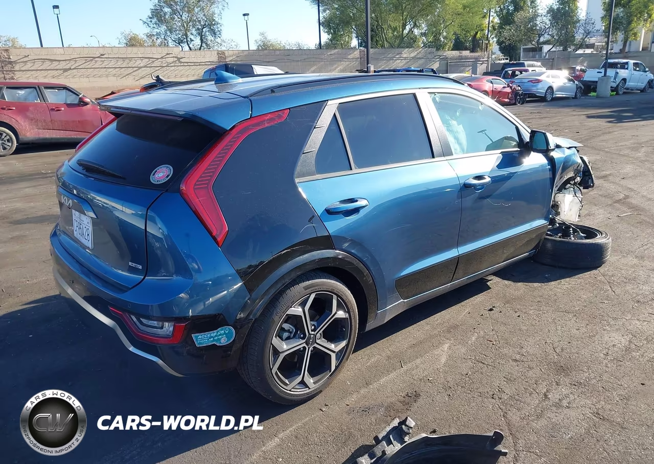 2023 Kia Niro Plug-In Hybrid Sx Touring VIN:KNDCR3LF5P5074273 - 4