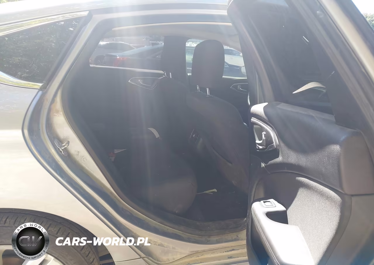 2015 Chrysler 200 Limited VIN:1C3CCCAB3FN682149 - 8